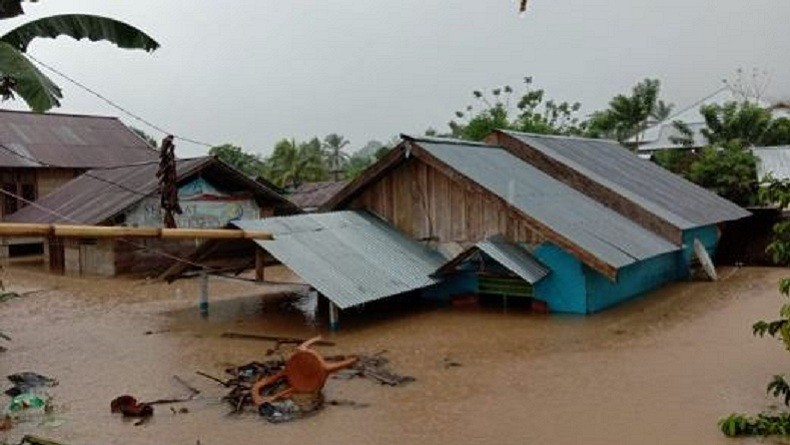 Foto-Foto Banjir Besar di Bolsel, 3 Kecamatan Terendam dan Sebuah Jembatan Putus
