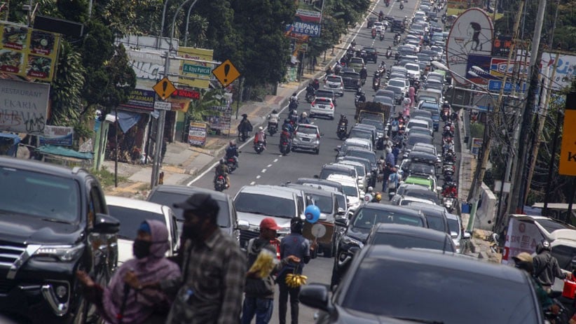 Libur Akhir Pekan, Jalur Puncak Bogor Dipadati Kendaraan