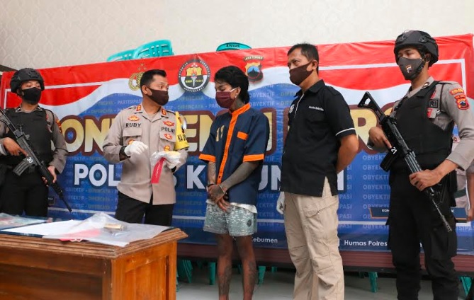 Tangkap Pengedar Narkoba di Kebumen, Polisi Amankan Ribuan Pil Koplo Siap Edar