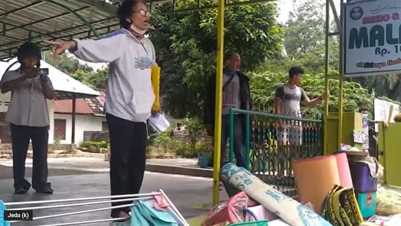 title Rumah di Pematangsiantar Dikosongkan Juru Sita Pengadilan, Buntut Perebutan Warisan Rumah di Pematangsiantar Dikosongkan Juru Sita Pengadilan, Buntut Perebutan Warisan