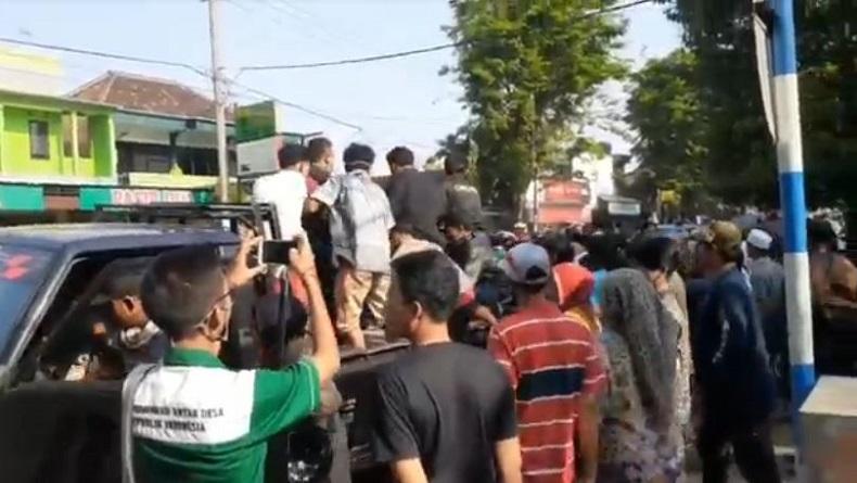 Lagi, Ratusan Warga Jemput Paksa Jenazah Probable Covid-19 di RSUD Pasuruan