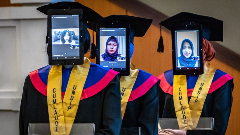 Unik, Robot Gantikan 2.561 Peserta Wisuda Universitas Diponegoro - Bagian 3