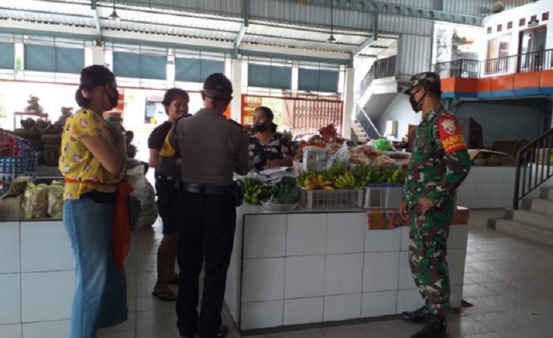 title TNI Disiplinkan Warga Bali Terapkan Protokol Kesehatan di Fasilitas Publik TNI Disiplinkan Warga Bali Terapkan Protokol Kesehatan di Fasilitas Publik