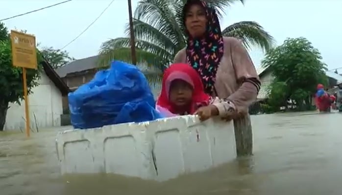 Banjir di Aceh Barat Terus Meninggi, Ratusan Warga Mengungsi