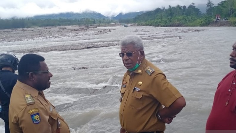title Banjir Bandang di Mimika Hanyutkan Rumah dan Ternak, Warga Butuh Pangan dan Pakaian Banjir Bandang di Mimika Hanyutkan Rumah dan Ternak, Warga Butuh Pangan dan Pakaian