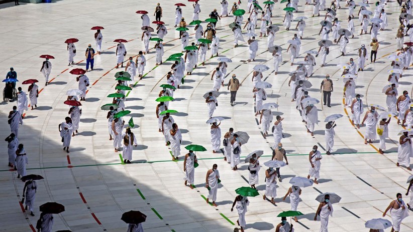 Jemaah Haji Tawaf dengan Physical Distancing, Jaga Jarak hingga 2 Meter - Bagian 2