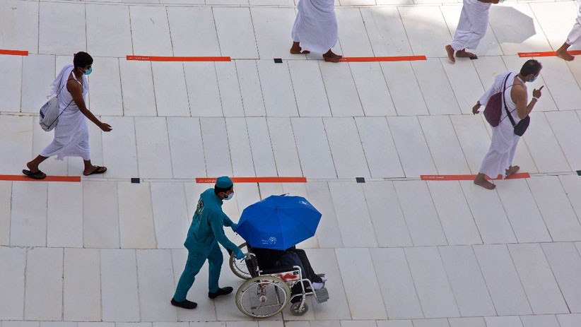 Jemaah Haji Tawaf dengan Physical Distancing, Jaga Jarak hingga 2 Meter - Bagian 4