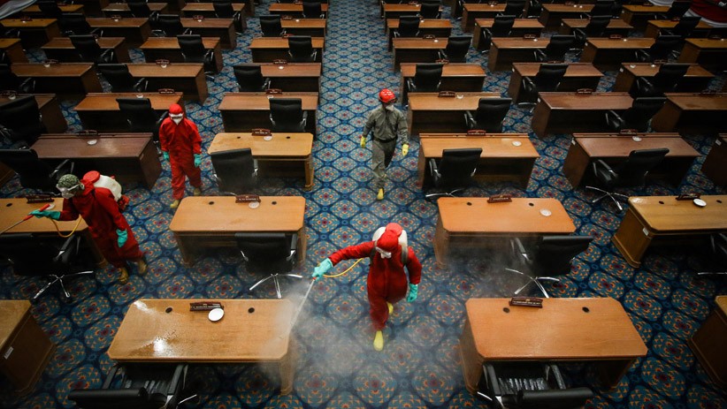 Anggota Dewan Positif Corona, Gedung DPRD DKI Jakarta Disemprot Disinfektan - Bagian 1