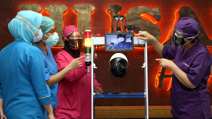 Robot Ini Bantu Tenaga Medis Merawat Pasien COVID-19 - Bagian 1