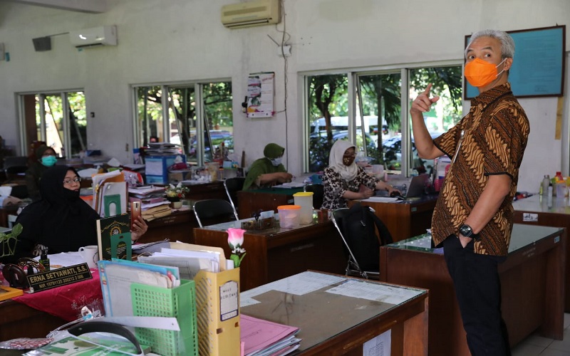 Pusing Guru Beri Tugas Tanpa Penjelasan, Pelajar Ini Mengadu ke Gubernur