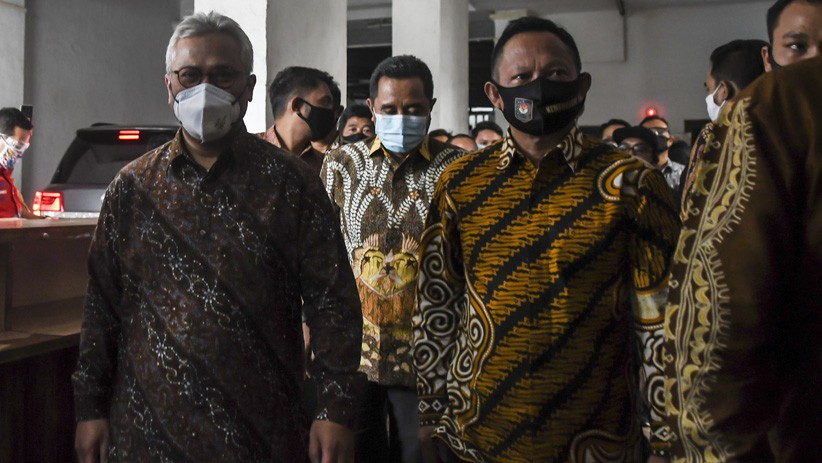 Persiapan Pilkada 2020, Mendagri Bertemu Ketua KPU - Bagian 2