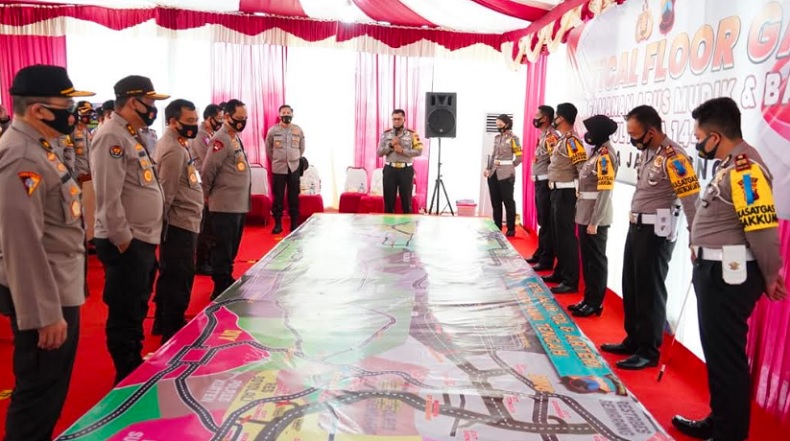 Pantau Arus Mudik Idul Adha di Tol Brexit, Wakapolri Sebut Ada Kenaikan 39 Persen