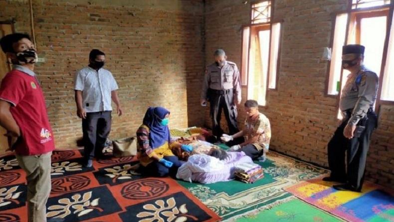 Diduga Terlilit Utang, Ibu di Mandailing Natal Nekat Gantung Diri