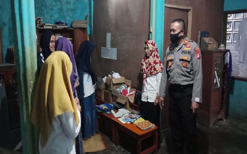 title Kapolsek di Kulonprogo Kaget Dengar Uang Makan Santri Rp2.000 per Hari Kapolsek di Kulonprogo Kaget Dengar Uang Makan Santri Rp2.000 per Hari
