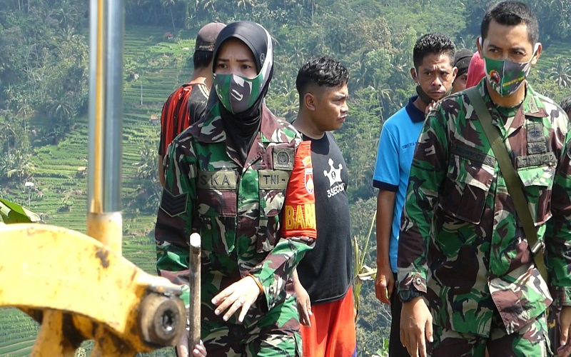 Perkenalkan Serma Iska Satu Satunya Babinsa Cantik Di Kodam Diponegoro