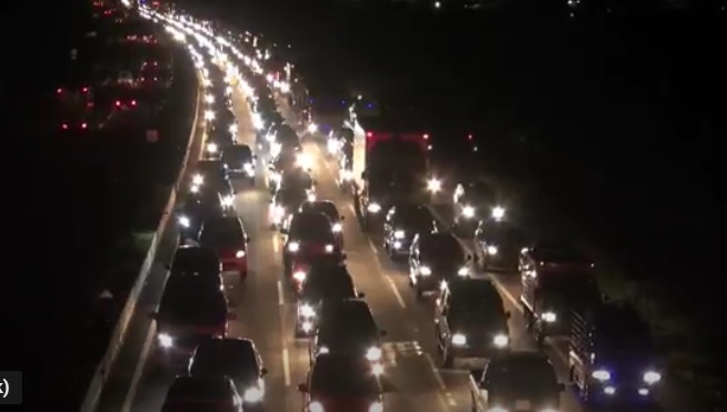 title Puncak Arus Mudik Idul Adha, Tol Cileunyi Macet Panjang Puncak Arus Mudik Idul Adha, Tol Cileunyi Macet Panjang