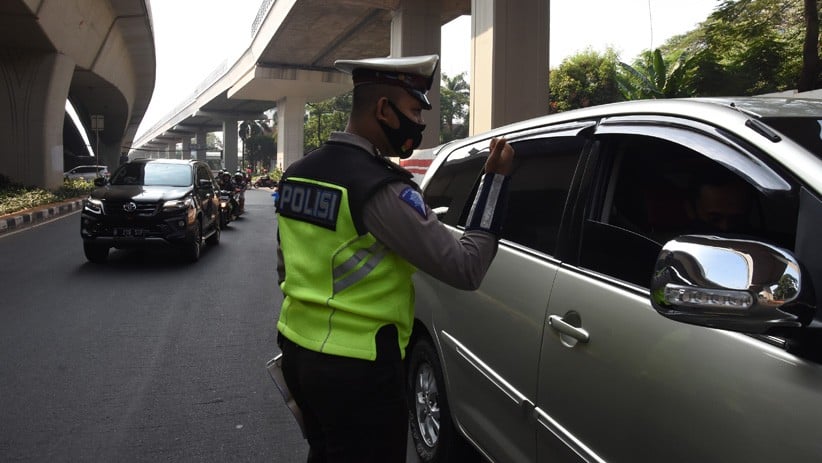 Suasana Hari Pertama Pemberlakuan Kembali Ganjil Genap di Jakarta - Bagian 1