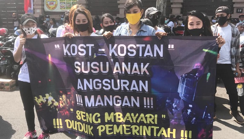 title Protes Risma, Pekerja Hiburan Malam di Surabaya Minta Karaoke Buka Lagi Protes Risma, Pekerja Hiburan Malam di Surabaya Minta Karaoke Buka Lagi