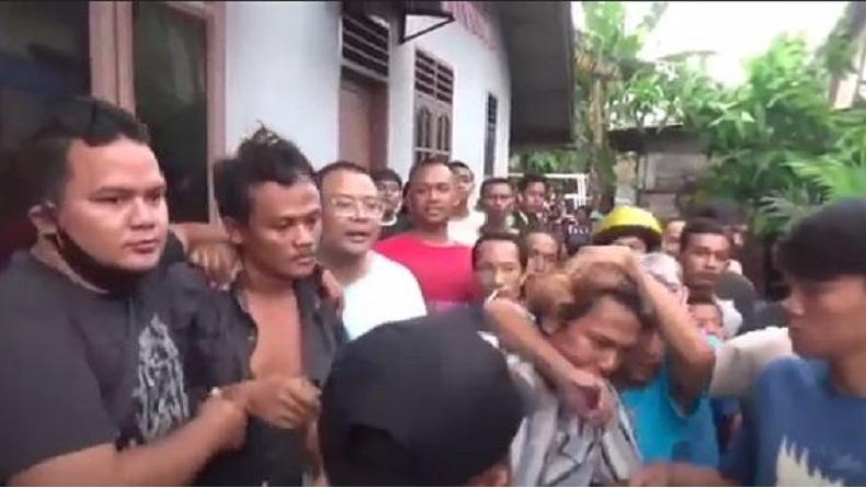 2  Pelaku Jambret di Deliserdang Jatuh dari Motor dan Diamuk Warga