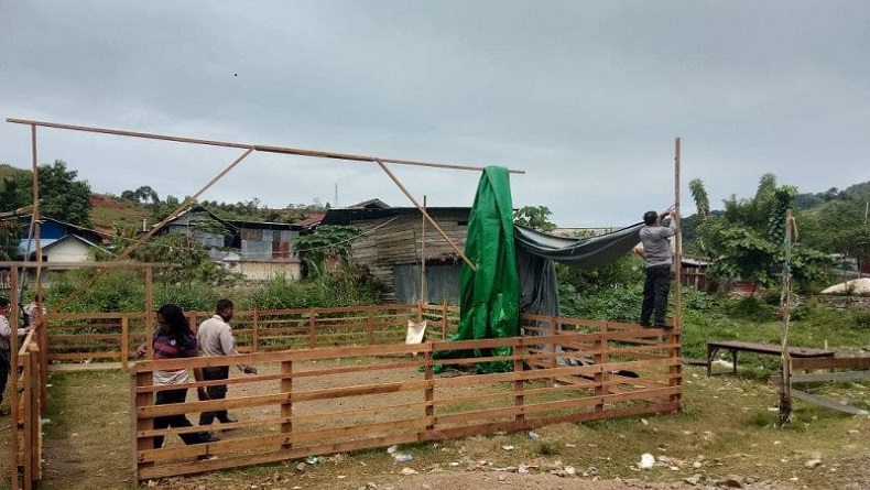 title Polisi Bongkar Arena Sabung Ayam di Jayapura, Warga Kabur Lebih Dulu Polisi Bongkar Arena Sabung Ayam di Jayapura, Warga Kabur Lebih Dulu