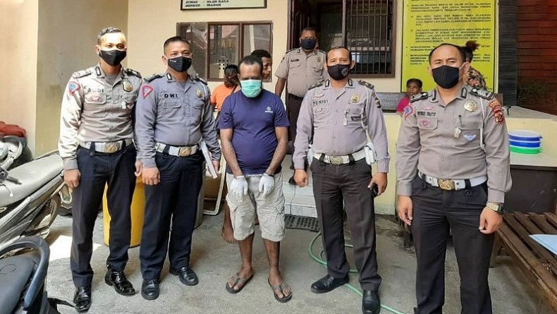 Bawa Mobil Sambil Mabuk, Warga Jayapura Tabrak Polisi hingga Kritis