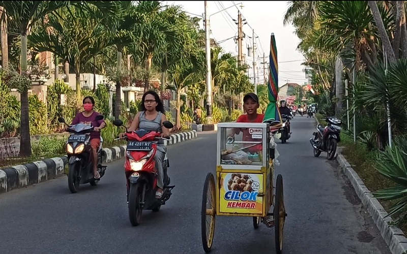 title Darwin Bocah 12 Tahun Jualan Cilok Demi Beli Kuota Internet dan Bantu Keluarga Darwin Bocah 12 Tahun Jualan Cilok Demi Beli Kuota Internet dan Bantu Keluarga