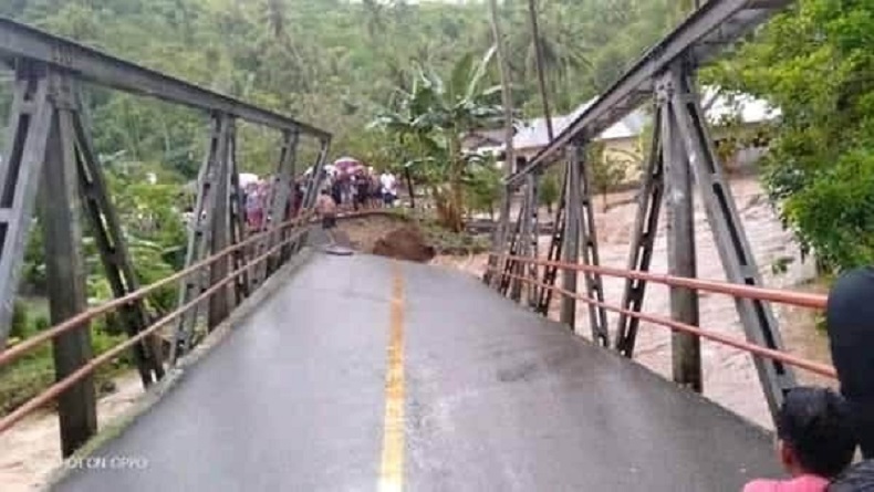 Prajurit Kodim Bolmong Dikerahkan Bantu Korban Banjir dan Longsor di Bolsel