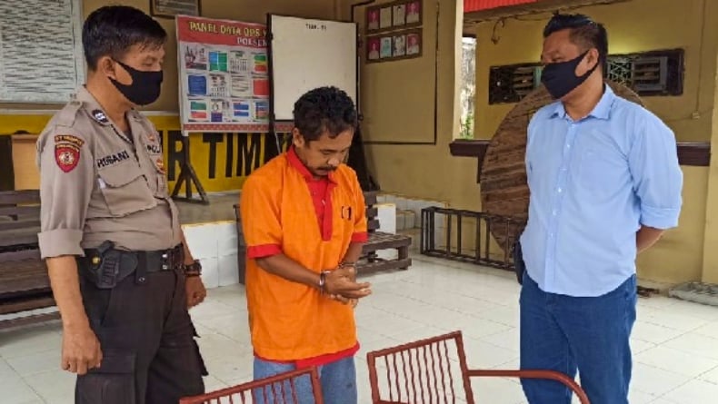 title Iseng Curi Celana Dalam Wanita di Jemuran, Pria di Palembang Ditangkap Polisi Iseng Curi Celana Dalam Wanita di Jemuran, Pria di Palembang Ditangkap Polisi