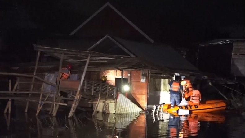 Rumah Nenek 70 Tahun di Wajo Ambruk saat Ditinggal Salat Isya