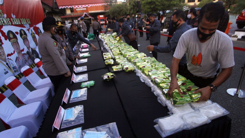 Satgas Merah Putih Mabes Polri Gagalkan Penyelundupan 300 Kg Sabu - Bagian 2