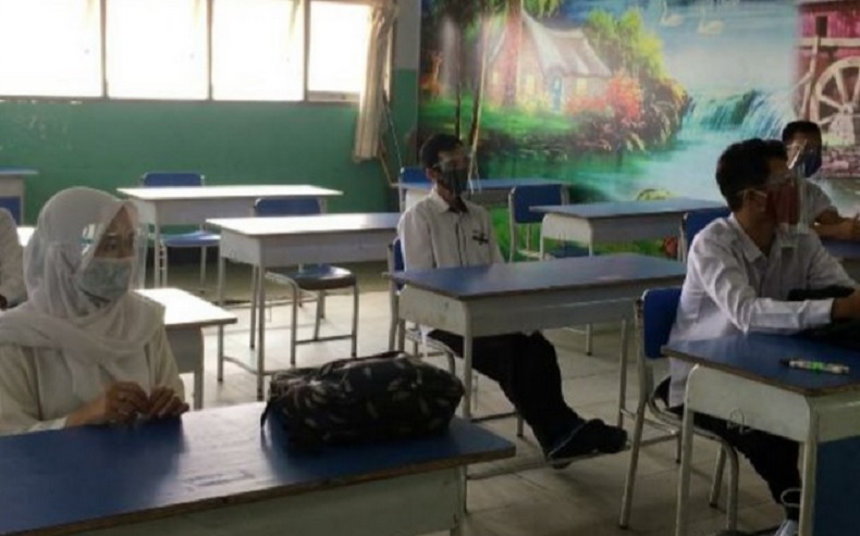 title Kegiatan Belajar Tatap Muka di Brebes Dihentikan Gegara Kasus Covid-19 Naik Kegiatan Belajar Tatap Muka di Brebes Dihentikan Gegara Kasus Covid-19 Naik