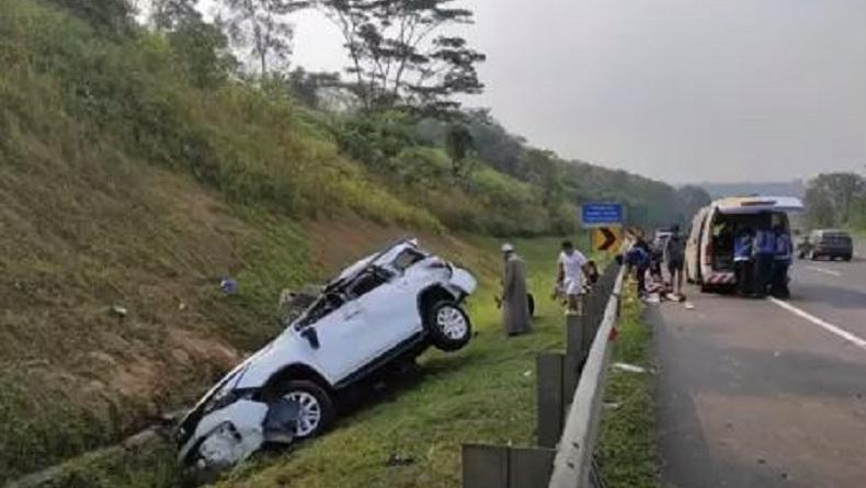 Mobil Mewah Kecelakaan Di Tol Purbaleunyi, 1 Orang Tewas Dan 6 Luka-Luka