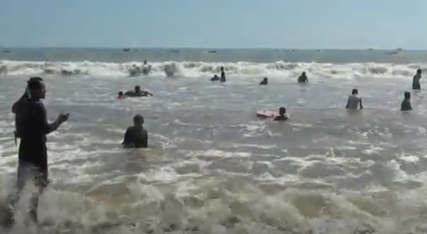 2 Wisatawan Tewas Digulung Ombak di Pantai Pasir Putih Malimping Lebak