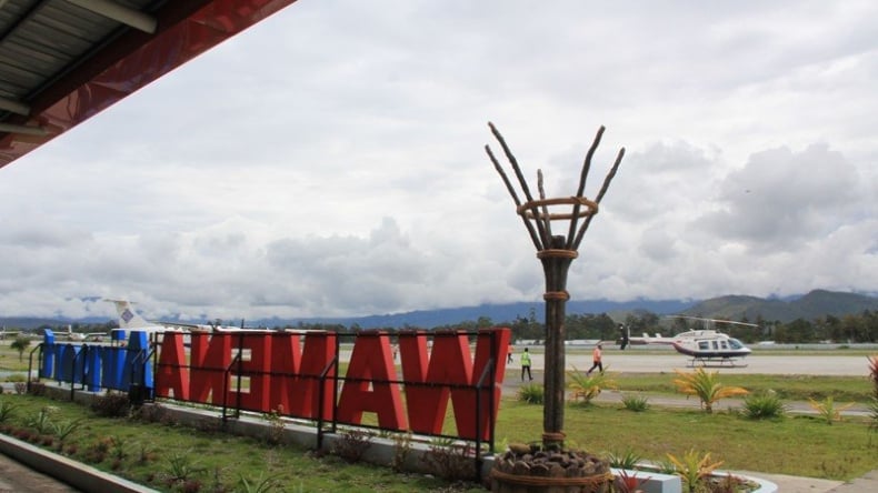 Polisi Amankan 2 Penumpang Pesawat Bawa Amunisi dan Ganja di Bandara Wamena