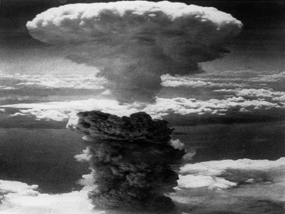 Awan jamur ledakan bom atom Nagasaki pada 75 tahun lalu (foto: AFP)