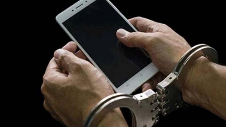 Aksi Lelaki Rampok Uang dan Handphone Di Warung Makan  Ngaglik, Sleman Terekam CCTV