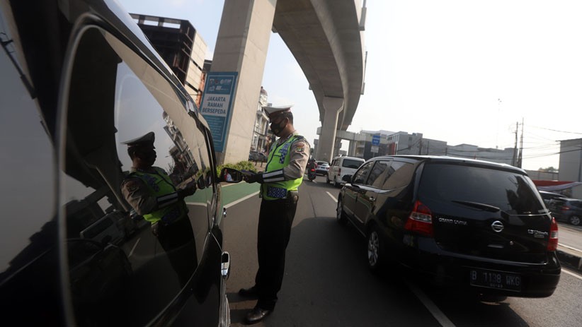 Pelanggar Ganjil Genap Kena Sanksi Tilang Mulai Hari Ini - Bagian 2
