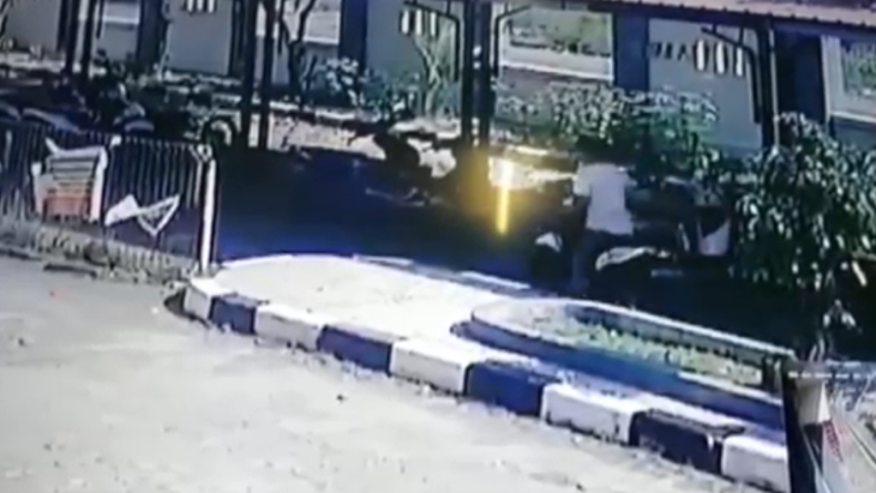 Curi Motor Tetangga, Tukang Parkir Rusun di Padang Diborgol Polisi