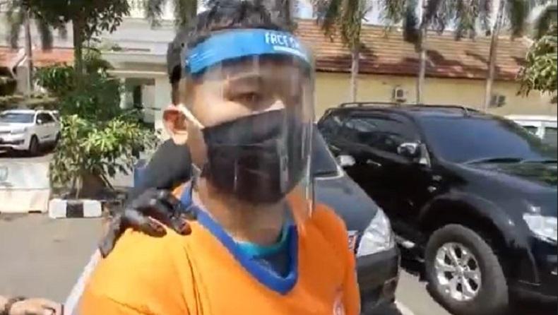 Tersangka Fetish Kain Jarik Bungkus Korban Sendiri dan Via Daring