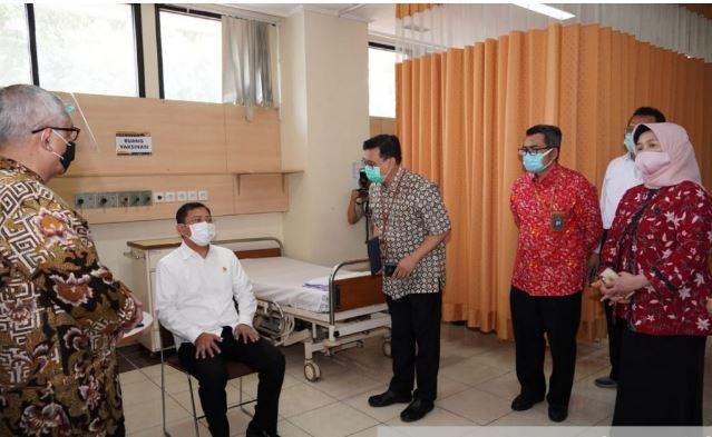 Uji Klinis Vaksin Covid-19 Dimulai Besok, Menkes Tinjau RSP Unpad