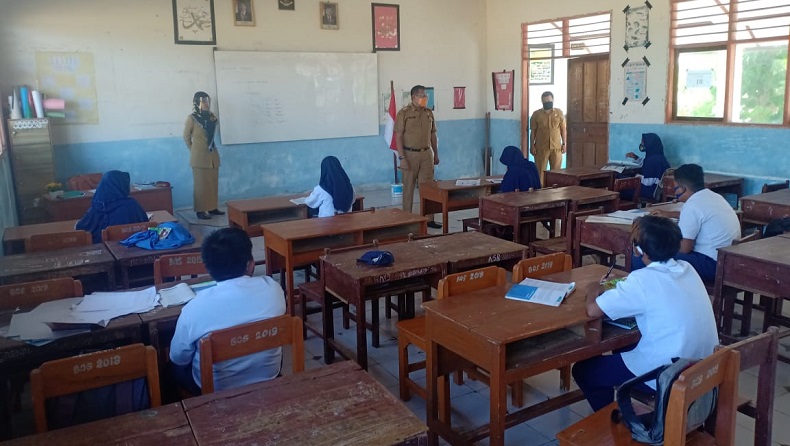 title 31 Sekolah di Jeneponto Mulai Terapkan Belajar di Kelas 31 Sekolah di Jeneponto Mulai Terapkan Belajar di Kelas