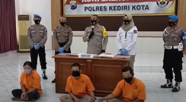 Berdalih Ekonomi, Pasutri di Kediri Ini Layani Jasa Threesome dan Swinger