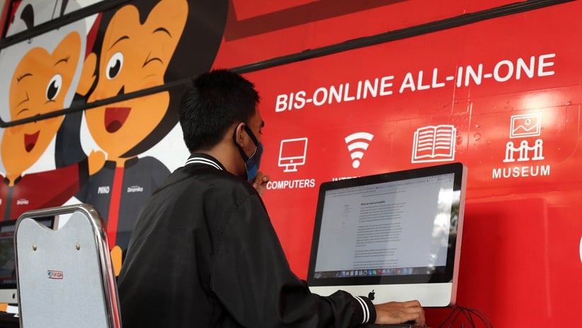 Bus Ini Dirancang untuk Bantu Pelajar Sekolah secara Online - Bagian 4