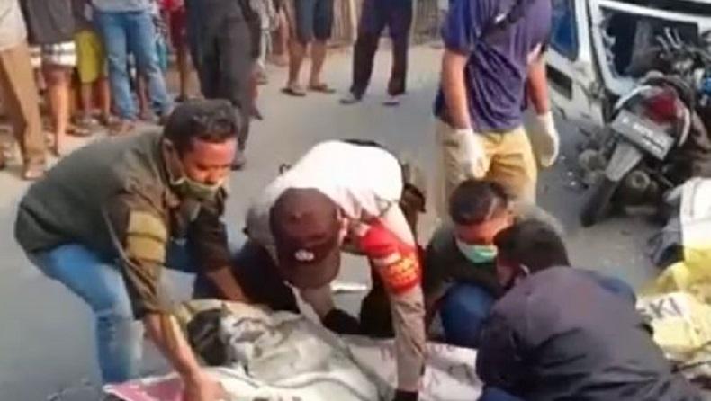 Gagal Menyalip, Suami Istri Berboncengan Motor Tewas Tabrak Bus di Tangerang