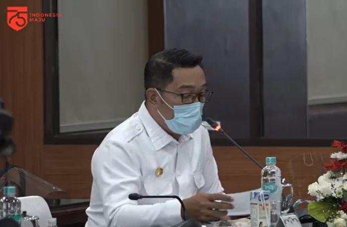 title Di Depan Jokowi, Ridwan Kamil: Kalau Tak Mau Lockdown dan PSBB Pakai Masker Di Depan Jokowi, Ridwan Kamil: Kalau Tak Mau Lockdown dan PSBB Pakai Masker