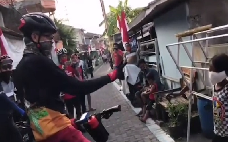 Ketemu Bocah Hebat, Ganjar Senyum-Senyum Sendiri