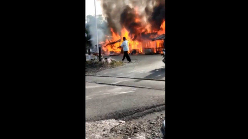Kebakaran Lalap 7 Kios di Padang Pariaman, 2 Motor dan Mesin Fotokopi Hangus