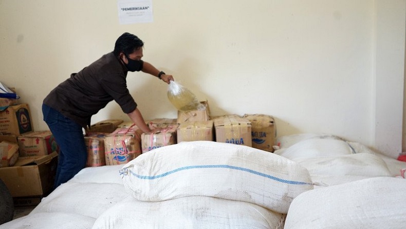 5.300 Liter Miras Asal Sulawesi Utara Disita BPOM Gorontalo