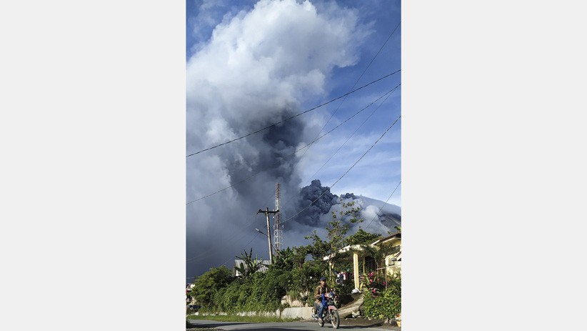 Foto Gunung Sinabung Erupsi Pagi Ini - Bagian 2