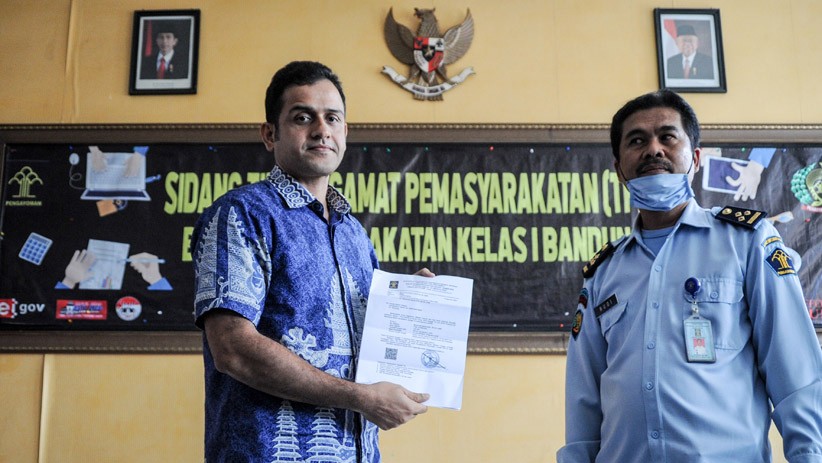 Senyum Nazaruddin Bebas dari Lapas Sukamiskin Bandung - Bagian 1